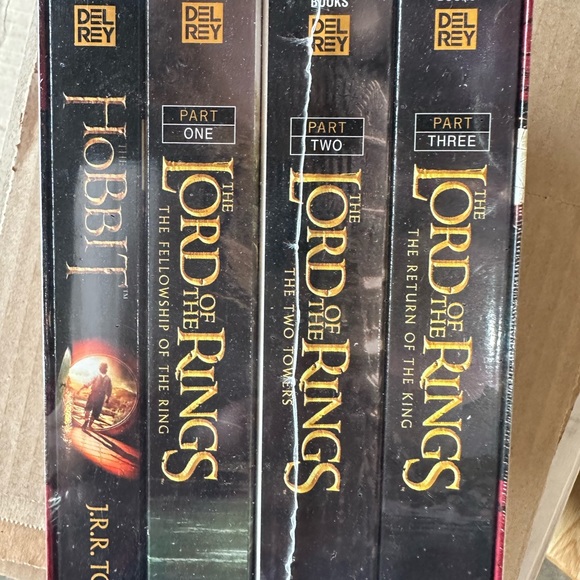 Lord of the Rings Books - Picture 2 of 4